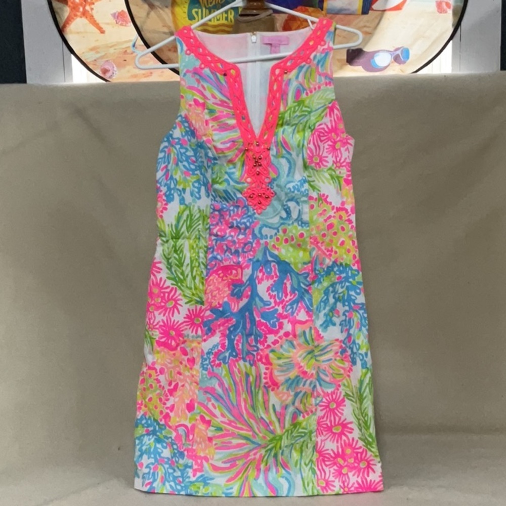 EUC woman’s sleeveless Lilly Pulitzer lined dress - Picture 2 of 5